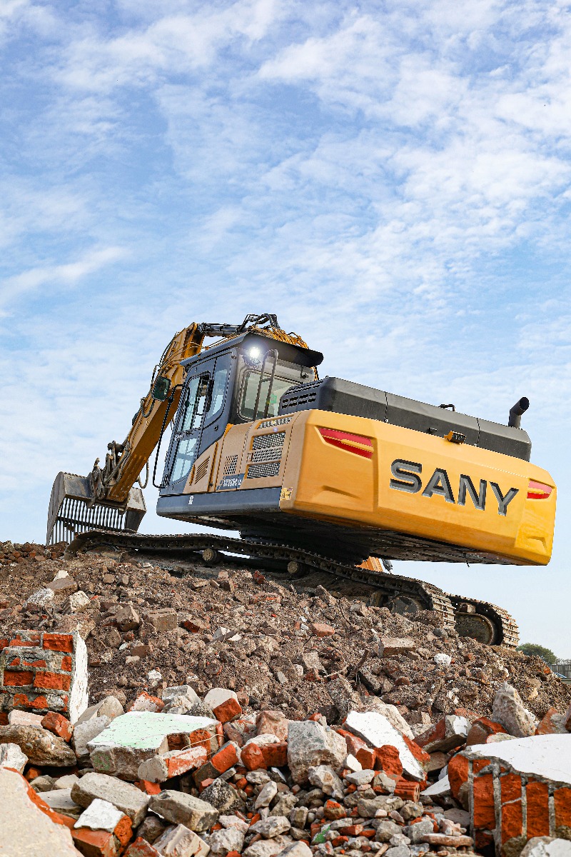 Excavator SY265C