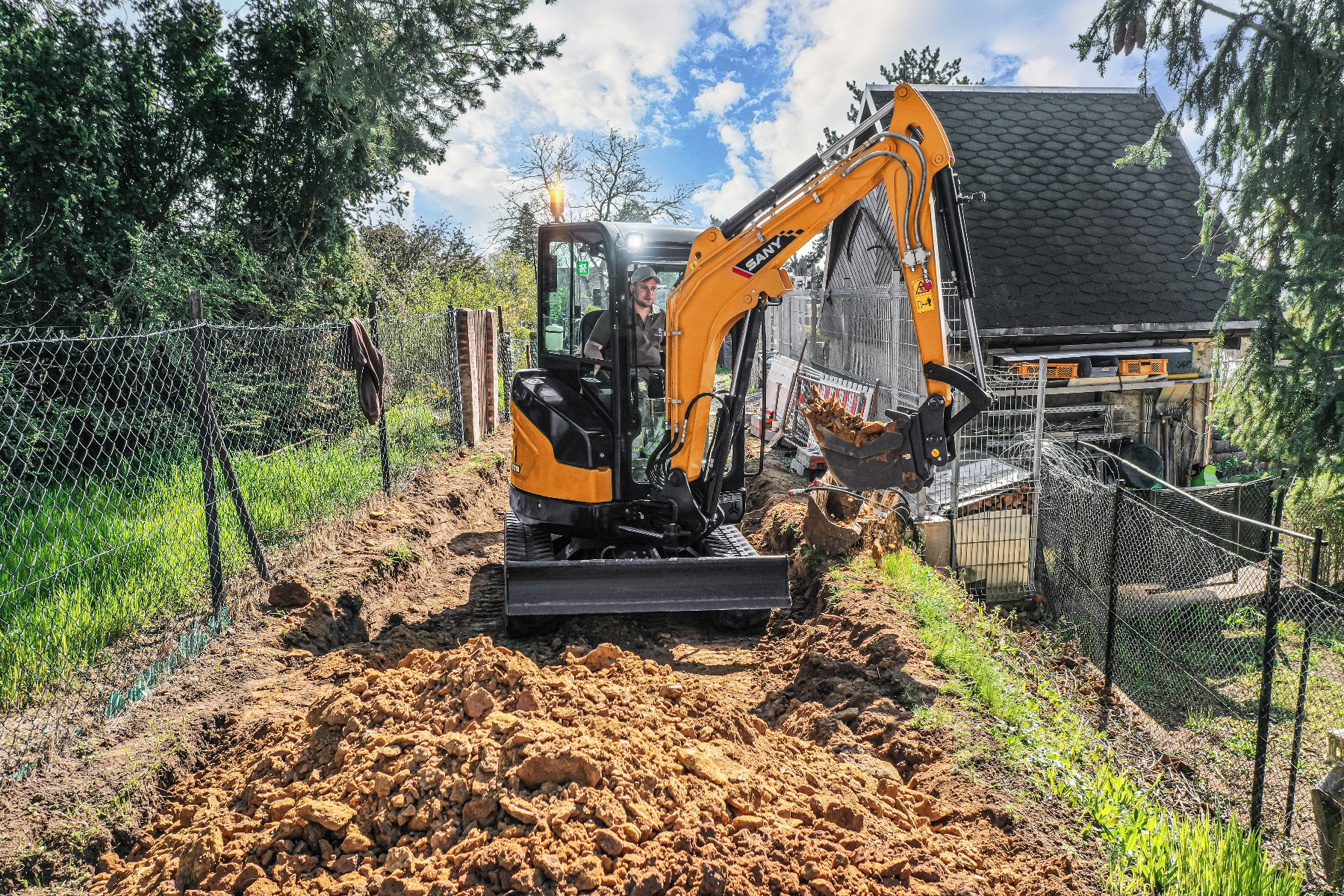 Mini excavator SY26U