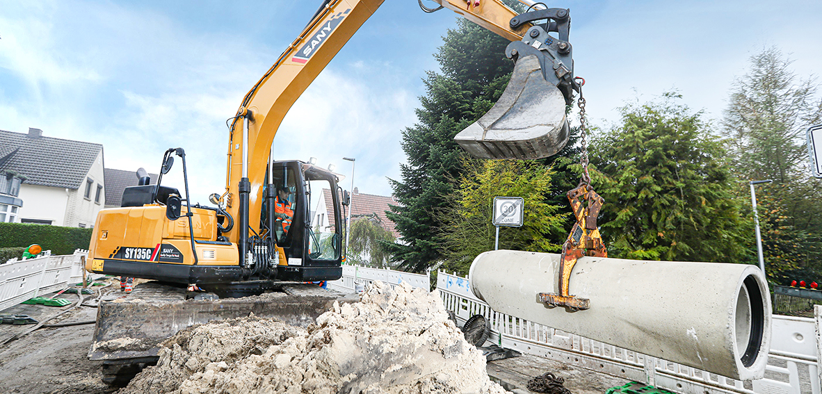 Excavator SY135C