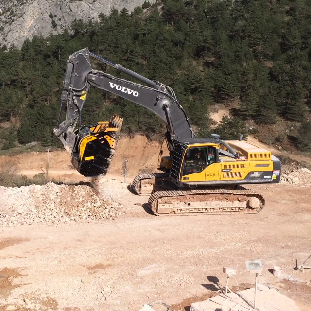 Cupa de concasare BF135.8